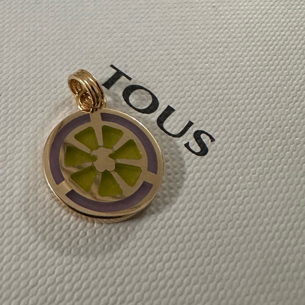 Tous charm